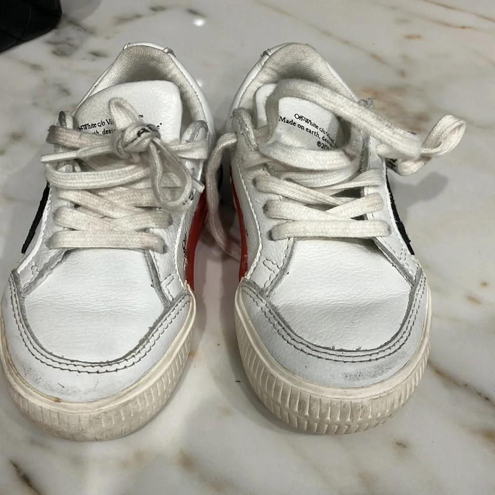 Off white - Picture 3 of 5